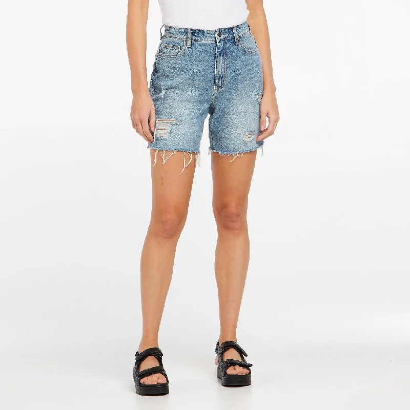 Bermuda shorts – Knee-length shorts that offer a more conservative and comfortable fit.Bermuda shorts – Knee-length shorts that offer a more conservative and comfortable fit.Riders Straight Denim Short Bermuda shorts – Knee-length shorts that offer a more conservative and comfortable fit.Bermuda shorts – Knee-length shorts that offer a more conservative and comfortable fit.Riders Straight Denim Short
