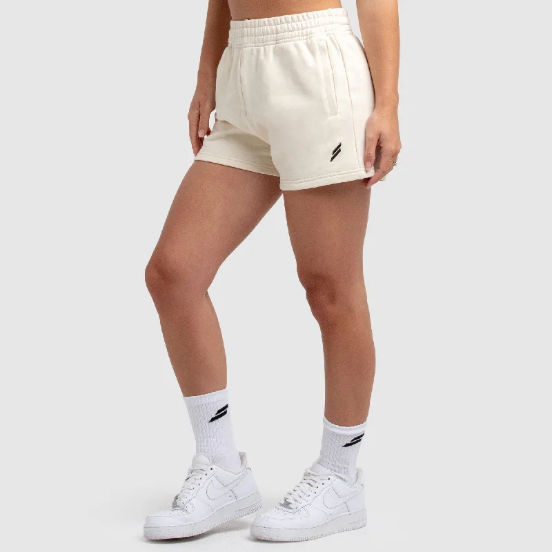 Pleated shorts – Shorts with pleats at the waist for extra volume or texture, creating a more sophisticated appearance.Pleated shorts – Shorts with pleats at the waist for extra volume or texture, creating a more sophisticated appearance.Women's Essential Cotton Shorts - Cream Pleated shorts – Shorts with pleats at the waist for extra volume or texture, creating a more sophisticated appearance.Pleated shorts – Shorts with pleats at the waist for extra volume or texture, creating a more sophisticated appearance.Women's Essential Cotton Shorts - Cream
