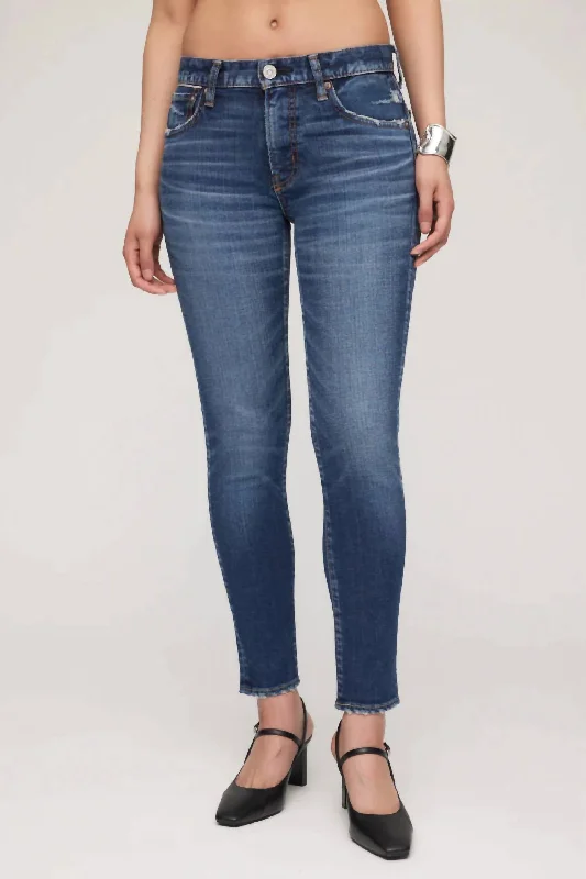 Cargo trousers – Loose-fitting trousers with large pockets on the sides, often made from durable materials.Cargo trousers – Loose-fitting trousers with large pockets on the sides, often made from durable materials.Cargo trousers – Loose-fitting trousers with large pockets on the sides, often made from durable materials.Carson Skinny Jean In Dark Blue Cargo trousers – Loose-fitting trousers with large pockets on the sides, often made from durable materials.Cargo trousers – Loose-fitting trousers with large pockets on the sides, often made from durable materials.Cargo trousers – Loose-fitting trousers with large pockets on the sides, often made from durable materials.Carson Skinny Jean In Dark Blue
