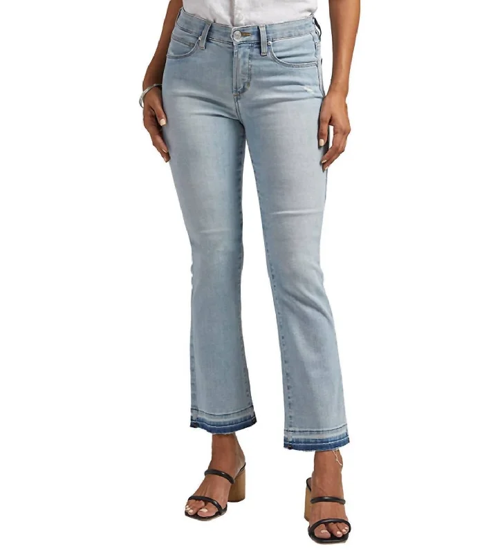 Wide-leg trousers – Trousers with a loose, flared fit from the hips down to the ankles.Wide-leg trousers – Trousers with a loose, flared fit from the hips down to the ankles.Wide-leg trousers – Trousers with a loose, flared fit from the hips down to the ankles.Eloise Mid Rise Bootcut Crop Jean In Bleach Blue Wide-leg trousers – Trousers with a loose, flared fit from the hips down to the ankles.Wide-leg trousers – Trousers with a loose, flared fit from the hips down to the ankles.Wide-leg trousers – Trousers with a loose, flared fit from the hips down to the ankles.Eloise Mid Rise Bootcut Crop Jean In Bleach Blue