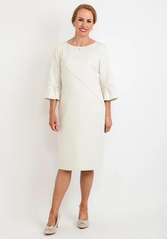 Mini dress – Short dress that usually ends above the knee, often casual or party wear.Mini dress – Short dress that usually ends above the knee, often casual or party wear.Lizabella Diagonal Pearl Detail Panelled Dress, Gold Mini dress – Short dress that usually ends above the knee, often casual or party wear.Mini dress – Short dress that usually ends above the knee, often casual or party wear.Lizabella Diagonal Pearl Detail Panelled Dress, Gold