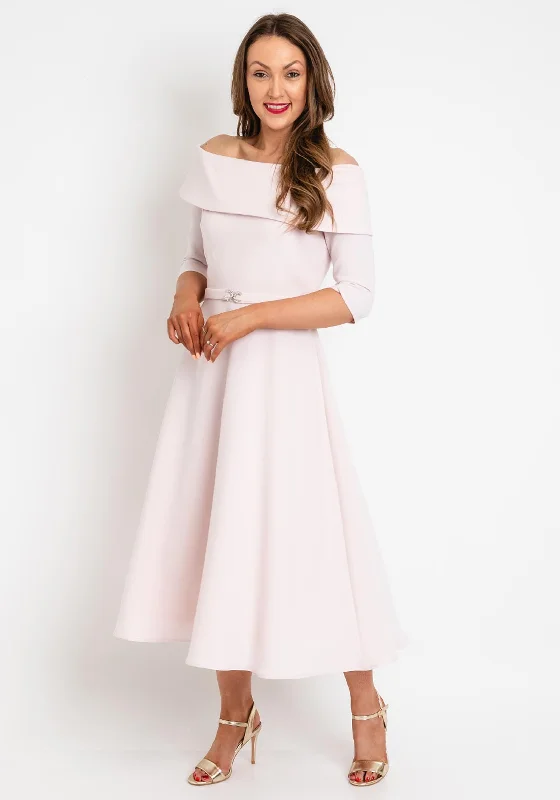 Shift dress – Loose, straight-cut dress that doesn't define the waist, offering a more relaxed fit.Shift dress – Loose, straight-cut dress that doesn't define the waist, offering a more relaxed fit.Claudia C Lambrusco Boat Neck Dress, Rose Shift dress – Loose, straight-cut dress that doesn't define the waist, offering a more relaxed fit.Shift dress – Loose, straight-cut dress that doesn't define the waist, offering a more relaxed fit.Claudia C Lambrusco Boat Neck Dress, Rose