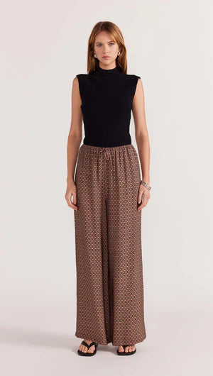 Flared trousers – Trousers with a gradual flare from the knee down, often associated with retro or 1970s fashion.Flared trousers – Trousers with a gradual flare from the knee down, often associated with retro or 1970s fashion.Flared trousers – Trousers with a gradual flare from the knee down, often associated with retro or 1970s fashion.Memoir Drawstring Pants Flared trousers – Trousers with a gradual flare from the knee down, often associated with retro or 1970s fashion.Flared trousers – Trousers with a gradual flare from the knee down, often associated with retro or 1970s fashion.Flared trousers – Trousers with a gradual flare from the knee down, often associated with retro or 1970s fashion.Memoir Drawstring Pants