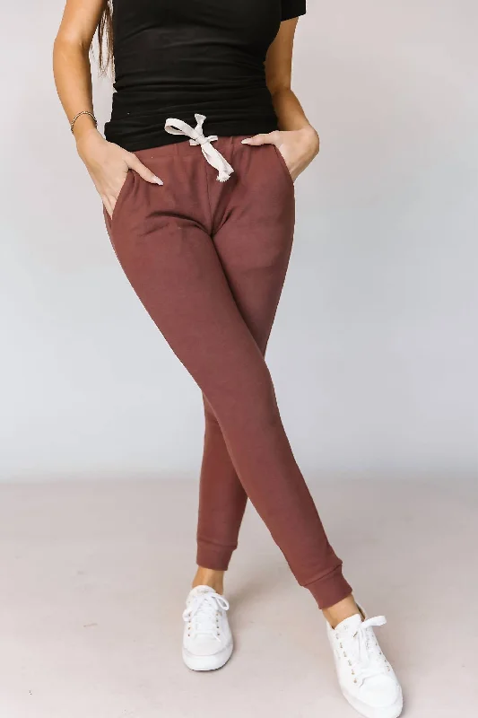 Cargo trousers – Loose-fitting trousers with large pockets on the sides, often made from durable materials.Cargo trousers – Loose-fitting trousers with large pockets on the sides, often made from durable materials.Cargo trousers – Loose-fitting trousers with large pockets on the sides, often made from durable materials.Performance Fleece Joggers In Mahogany Cargo trousers – Loose-fitting trousers with large pockets on the sides, often made from durable materials.Cargo trousers – Loose-fitting trousers with large pockets on the sides, often made from durable materials.Cargo trousers – Loose-fitting trousers with large pockets on the sides, often made from durable materials.Performance Fleece Joggers In Mahogany