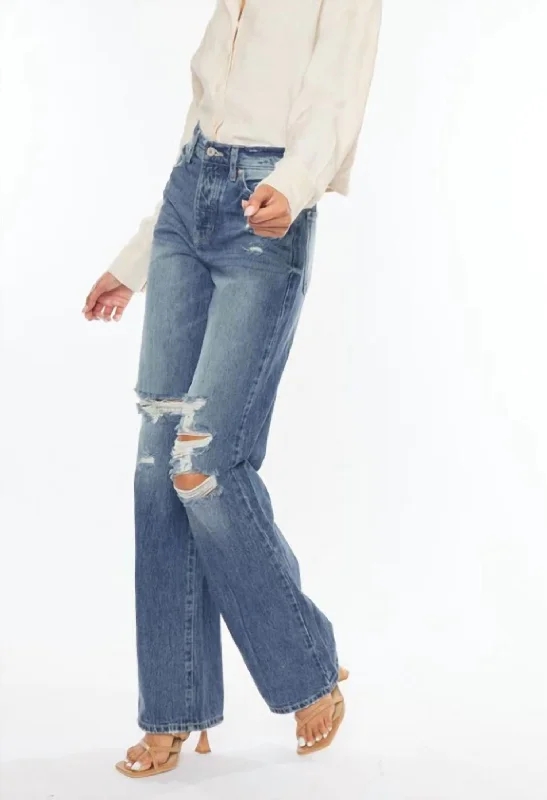 Booty-lifting trousers – Trousers designed with specific stitching or structure to enhance the shape of the rear.Booty-lifting trousers – Trousers designed with specific stitching or structure to enhance the shape of the rear.Booty-lifting trousers – Trousers designed with specific stitching or structure to enhance the shape of the rear.Ultra High Rise 90's Wide Leg In Med Wash Booty-lifting trousers – Trousers designed with specific stitching or structure to enhance the shape of the rear.Booty-lifting trousers – Trousers designed with specific stitching or structure to enhance the shape of the rear.Booty-lifting trousers – Trousers designed with specific stitching or structure to enhance the shape of the rear.Ultra High Rise 90's Wide Leg In Med Wash