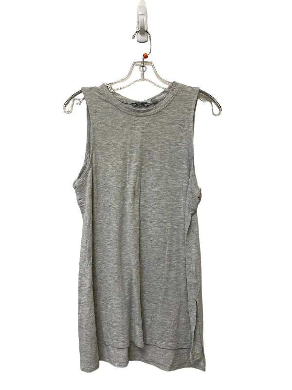 Faux fur vest – Vest made with faux fur for a luxurious, warm lookFaux fur vest – Vest made with faux fur for a luxurious, warm lookAthletic Tank Top By Athleta Size: M Faux fur vest – Vest made with faux fur for a luxurious, warm lookFaux fur vest – Vest made with faux fur for a luxurious, warm lookAthletic Tank Top By Athleta Size: M