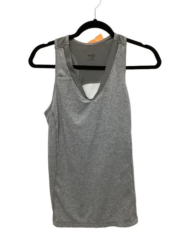 Cropped vest – Shortened length, typically above the waistCropped vest – Shortened length, typically above the waistAthletic Tank Top By Danskin Now  Size: Xl