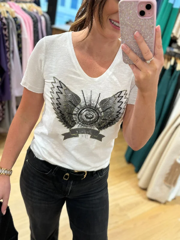 Crew neck – Classic round necklineCrew neck – Classic round necklineMosh Mosh Gethi White Tee Crew neck – Classic round necklineCrew neck – Classic round necklineMosh Mosh Gethi White Tee