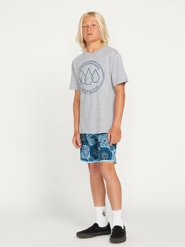 Crop – Shortened length, typically above the waistCrop – Shortened length, typically above the waistBig Boys Stone Link Short Sleeve Tee - Ash Heather Crop – Shortened length, typically above the waistCrop – Shortened length, typically above the waistBig Boys Stone Link Short Sleeve Tee - Ash Heather