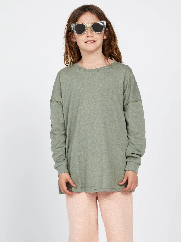 Oversized – Loose, relaxed fit, often with dropped shouldersOversized – Loose, relaxed fit, often with dropped shouldersGirls Werkin Doubles Long Sleeve Tee - Light Army Oversized – Loose, relaxed fit, often with dropped shouldersOversized – Loose, relaxed fit, often with dropped shouldersGirls Werkin Doubles Long Sleeve Tee - Light Army
