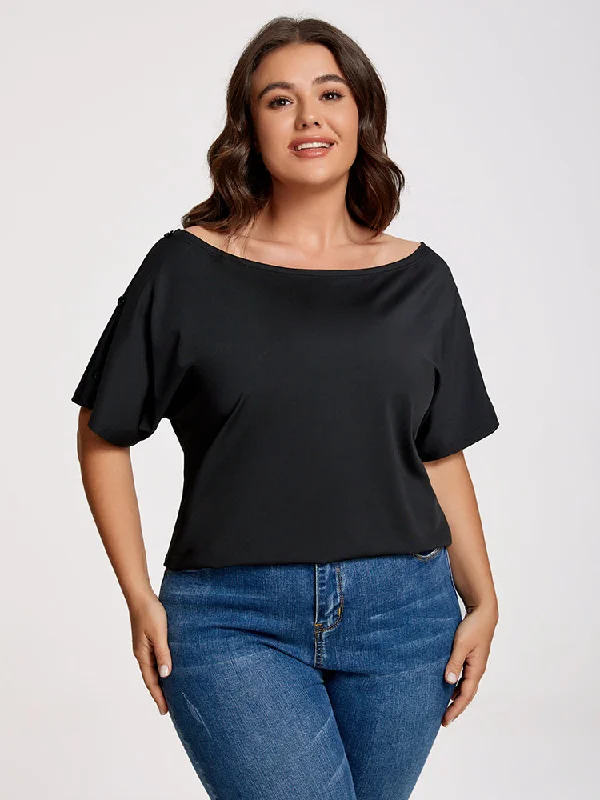 Boxy – Loose, straight cut with no shapingBoxy – Loose, straight cut with no shapingPlus Black Boat Neck Button Tee Boxy – Loose, straight cut with no shapingBoxy – Loose, straight cut with no shapingPlus Black Boat Neck Button Tee