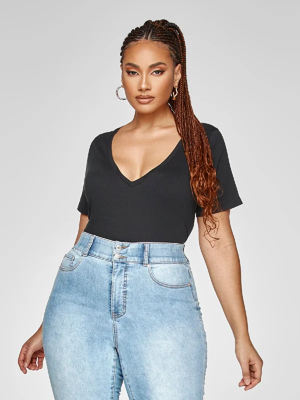Ringer – T-shirt with contrasting colored trim around the neckline and sleevesRinger – T-shirt with contrasting colored trim around the neckline and sleevesFTF Essentials - Short Sleeve V-Neck Tee Ringer – T-shirt with contrasting colored trim around the neckline and sleevesRinger – T-shirt with contrasting colored trim around the neckline and sleevesFTF Essentials - Short Sleeve V-Neck Tee