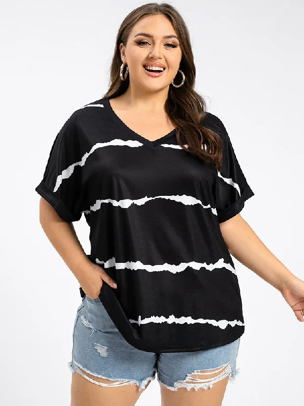 Raglan sleeve – Diagonal seam extending from the underarm to neckline, giving a sporty lookRaglan sleeve – Diagonal seam extending from the underarm to neckline, giving a sporty lookPlus Striped V-Neck Cuffed Sleeve Tee Raglan sleeve – Diagonal seam extending from the underarm to neckline, giving a sporty lookRaglan sleeve – Diagonal seam extending from the underarm to neckline, giving a sporty lookPlus Striped V-Neck Cuffed Sleeve Tee