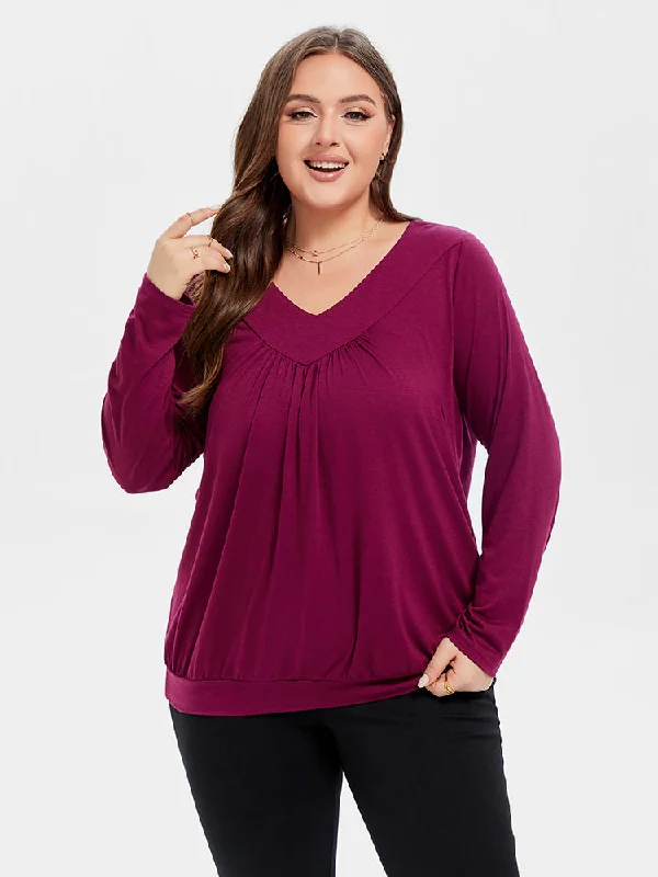 Faded – Pre-washed or faded look for a vintage vibeFaded – Pre-washed or faded look for a vintage vibeSolid V-Neck Ruched Tee Faded – Pre-washed or faded look for a vintage vibeFaded – Pre-washed or faded look for a vintage vibeSolid V-Neck Ruched Tee