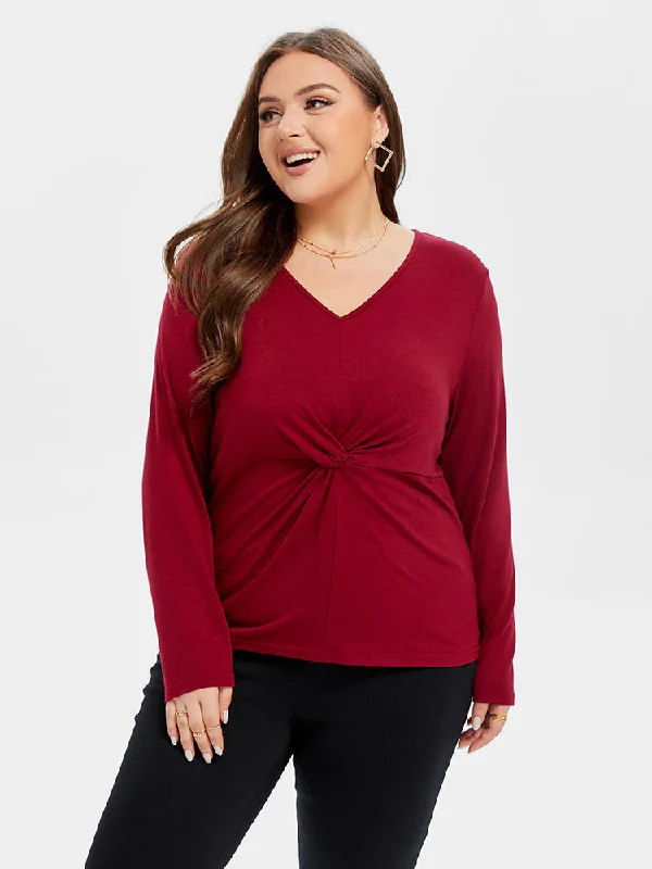 Knit – Soft and stretchy fabric with a knitted textureKnit – Soft and stretchy fabric with a knitted textureV-Neck Twist Front Tee Knit – Soft and stretchy fabric with a knitted textureKnit – Soft and stretchy fabric with a knitted textureV-Neck Twist Front Tee