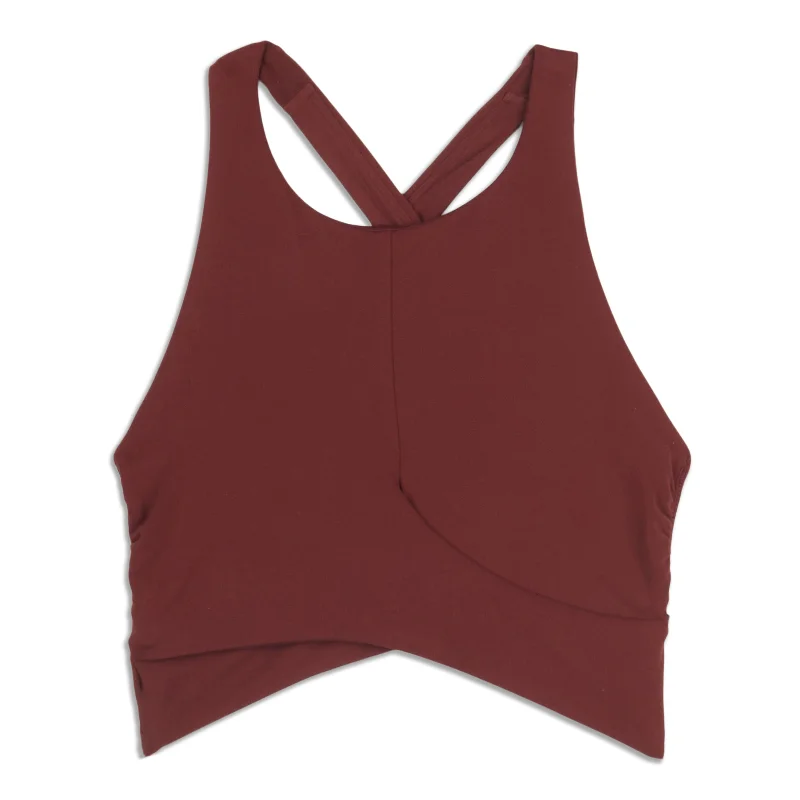 Adjustable straps sports bra – Sports bra with straps that can be adjusted for a personalized fit and comfort.Adjustable straps sports bra – Sports bra with straps that can be adjusted for a personalized fit and comfort.Always Aligned Bra - Resale