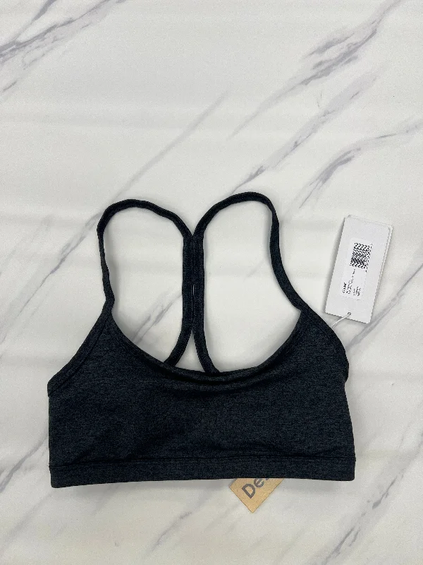 Crossover sports bra – Sports bra with a crossed strap design at the back, offering a stylish and supportive fit.Crossover sports bra – Sports bra with a crossed strap design at the back, offering a stylish and supportive fit.Athletic Bra Johnny Was, Size Xs Crossover sports bra – Sports bra with a crossed strap design at the back, offering a stylish and supportive fit.Crossover sports bra – Sports bra with a crossed strap design at the back, offering a stylish and supportive fit.Athletic Bra Johnny Was, Size Xs