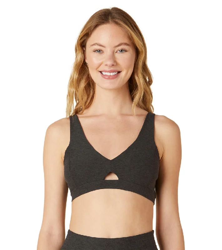 Back-closure sports bra – Sports bra with a hook-and-eye closure at the back for adjustable fit and ease of wear.Back-closure sports bra – Sports bra with a hook-and-eye closure at the back for adjustable fit and ease of wear.Beyond Yoga Spacedye Cut To Bra Darkest Night Back-closure sports bra – Sports bra with a hook-and-eye closure at the back for adjustable fit and ease of wear.Back-closure sports bra – Sports bra with a hook-and-eye closure at the back for adjustable fit and ease of wear.Beyond Yoga Spacedye Cut To Bra Darkest Night