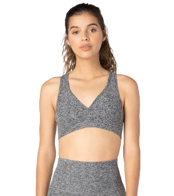 V-neck sports bra – Sports bra with a V-shaped neckline for a flattering and comfortable fit.V-neck sports bra – Sports bra with a V-shaped neckline for a flattering and comfortable fit.Beyond Yoga Spacedye Lift Your Spirits Yoga Sports Bra Black/White V-neck sports bra – Sports bra with a V-shaped neckline for a flattering and comfortable fit.V-neck sports bra – Sports bra with a V-shaped neckline for a flattering and comfortable fit.Beyond Yoga Spacedye Lift Your Spirits Yoga Sports Bra Black/White