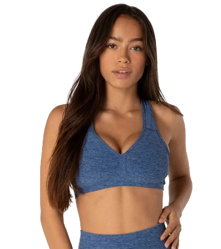 Crossover sports bra – Sports bra with a crossed strap design at the back, offering a stylish and supportive fit.Crossover sports bra – Sports bra with a crossed strap design at the back, offering a stylish and supportive fit.Beyond Yoga Spacedye Lift Your Spirits Yoga Sports Bra Serene/Hazy Blue Crossover sports bra – Sports bra with a crossed strap design at the back, offering a stylish and supportive fit.Crossover sports bra – Sports bra with a crossed strap design at the back, offering a stylish and supportive fit.Beyond Yoga Spacedye Lift Your Spirits Yoga Sports Bra Serene/Hazy Blue