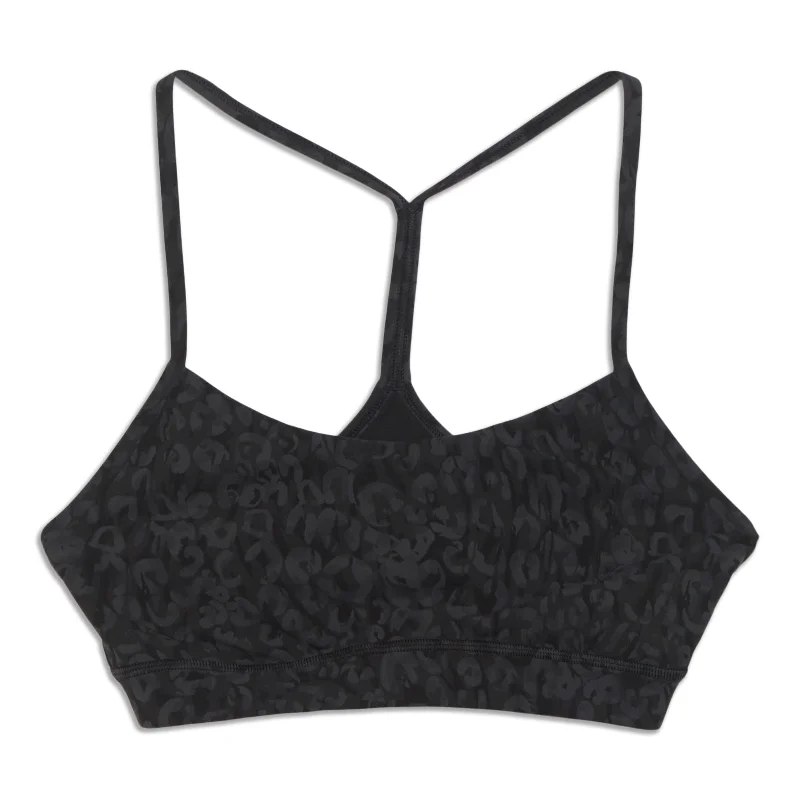 Crossover sports bra – Sports bra with a crossed strap design at the back, offering a stylish and supportive fit.Crossover sports bra – Sports bra with a crossed strap design at the back, offering a stylish and supportive fit.Flow Y Bra - Resale Crossover sports bra – Sports bra with a crossed strap design at the back, offering a stylish and supportive fit.Crossover sports bra – Sports bra with a crossed strap design at the back, offering a stylish and supportive fit.Flow Y Bra - Resale