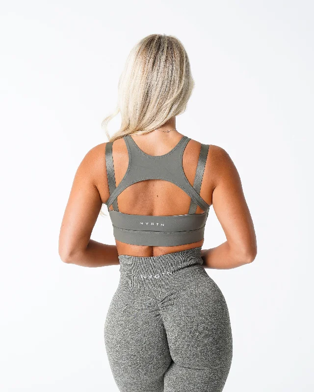 Back-closure sports bra – Sports bra with a hook-and-eye closure at the back for adjustable fit and ease of wear.Back-closure sports bra – Sports bra with a hook-and-eye closure at the back for adjustable fit and ease of wear.Khaki Green Apex Bra Back-closure sports bra – Sports bra with a hook-and-eye closure at the back for adjustable fit and ease of wear.Back-closure sports bra – Sports bra with a hook-and-eye closure at the back for adjustable fit and ease of wear.Khaki Green Apex Bra