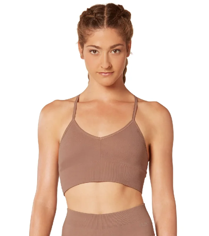 Criss-cross strap sports bra – Sports bra with straps that cross over at the back, providing extra support and a stylish look.Criss-cross strap sports bra – Sports bra with straps that cross over at the back, providing extra support and a stylish look.NUX One By One Sports Bra Dune Criss-cross strap sports bra – Sports bra with straps that cross over at the back, providing extra support and a stylish look.Criss-cross strap sports bra – Sports bra with straps that cross over at the back, providing extra support and a stylish look.NUX One By One Sports Bra Dune