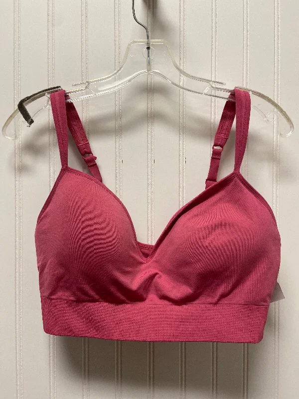Underwired sports bra – Sports bra with underwire for added support and structure.Underwired sports bra – Sports bra with underwire for added support and structure.Pink Athletic Bra Athleta, Size L Underwired sports bra – Sports bra with underwire for added support and structure.Underwired sports bra – Sports bra with underwire for added support and structure.Pink Athletic Bra Athleta, Size L