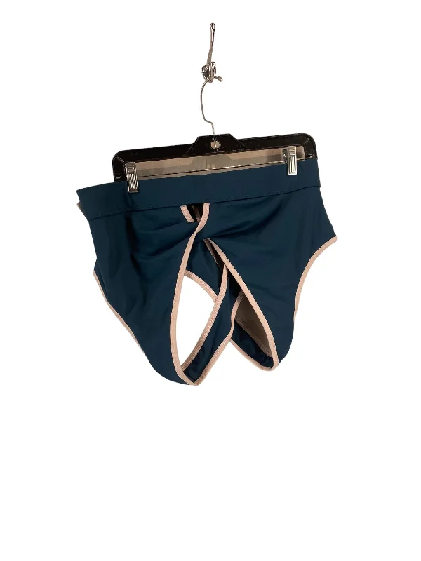 High-impact sports bra – Designed for high-intensity workouts or activities, providing maximum support.High-impact sports bra – Designed for high-intensity workouts or activities, providing maximum support.Teal Athletic Bra Fabletics, Size 2x High-impact sports bra – Designed for high-intensity workouts or activities, providing maximum support.High-impact sports bra – Designed for high-intensity workouts or activities, providing maximum support.Teal Athletic Bra Fabletics, Size 2x