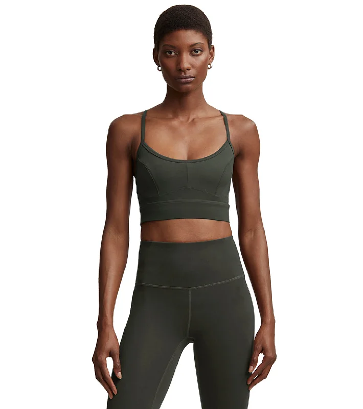Seamless sports bra – Sports bra made without seams for a smooth, chafe-free fit.Seamless sports bra – Sports bra made without seams for a smooth, chafe-free fit.Varley Always Irena Bra Darkest Spruce Seamless sports bra – Sports bra made without seams for a smooth, chafe-free fit.Seamless sports bra – Sports bra made without seams for a smooth, chafe-free fit.Varley Always Irena Bra Darkest Spruce